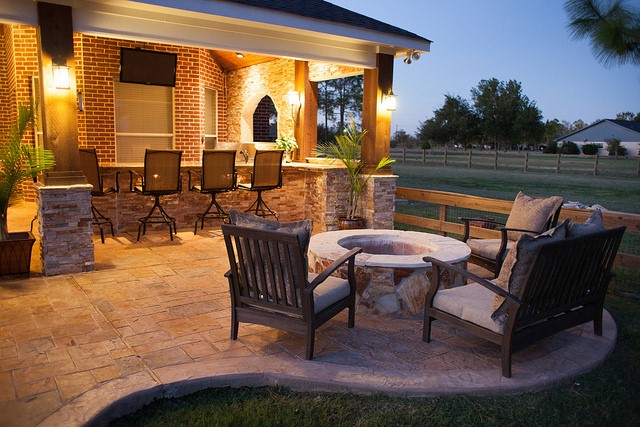 patio furniture and fire pit