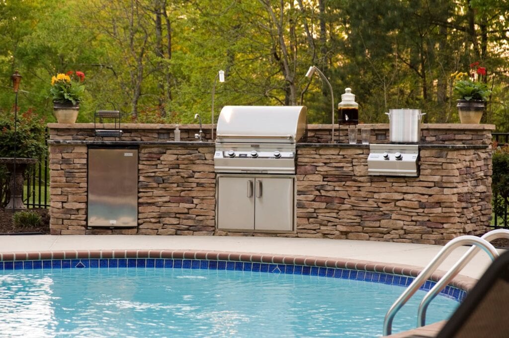 Poolside outdoor kitchen