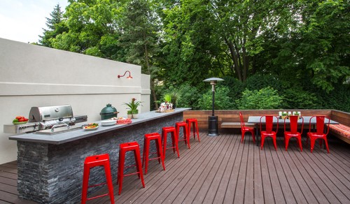 Modern Outdoor Setting