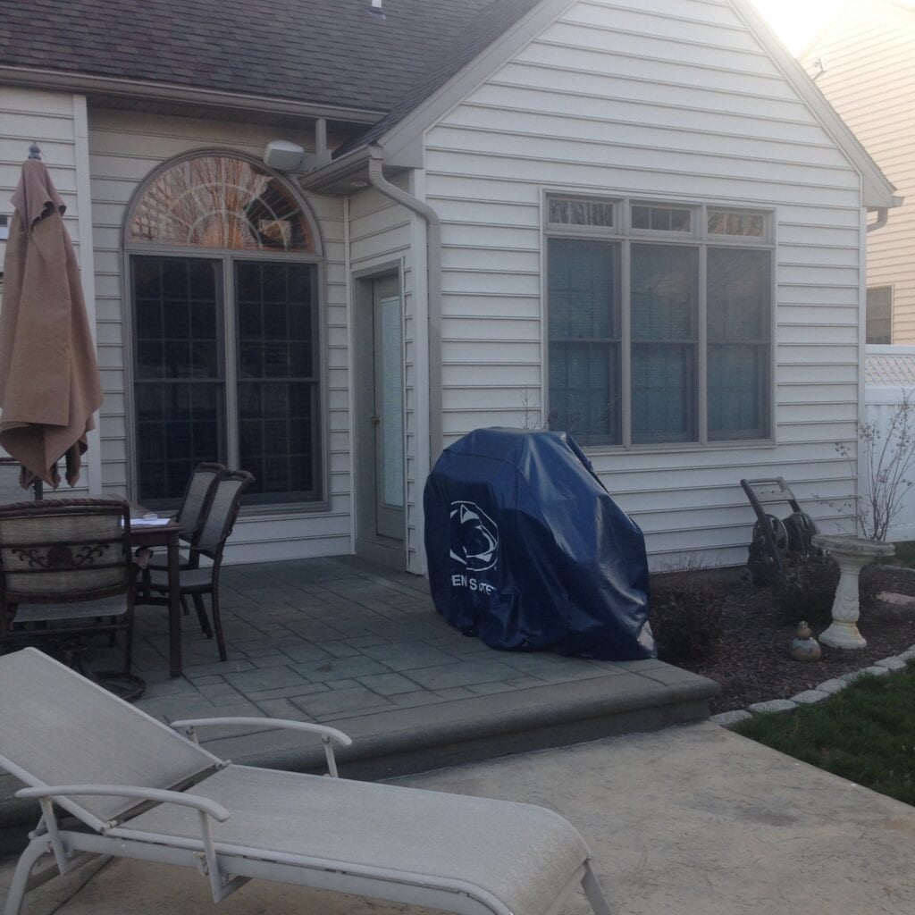 outdoor patio and grill